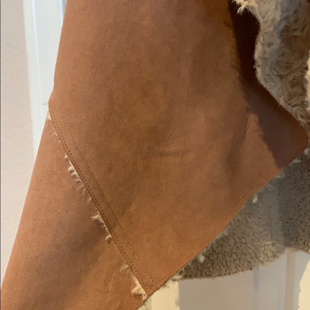 Fur vest - Picture 2 of 5